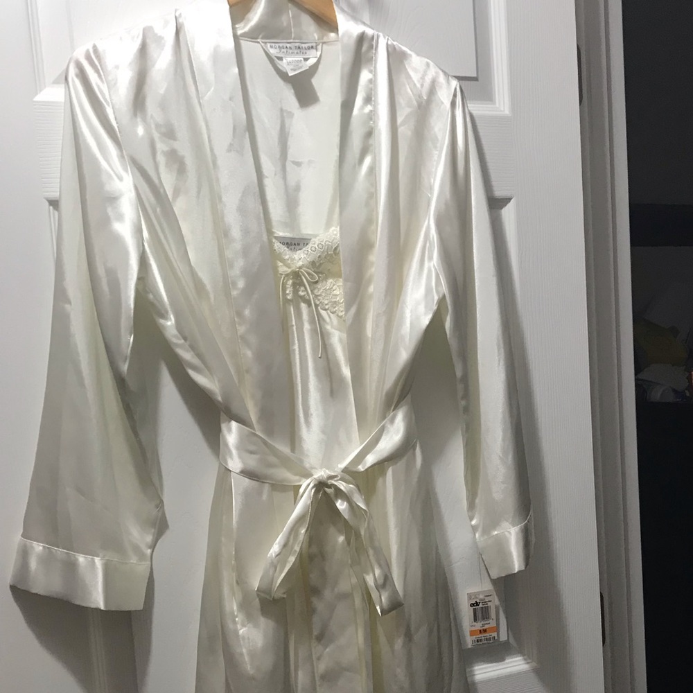 Bridal lingerie, robe and nighty-NEVER WORN